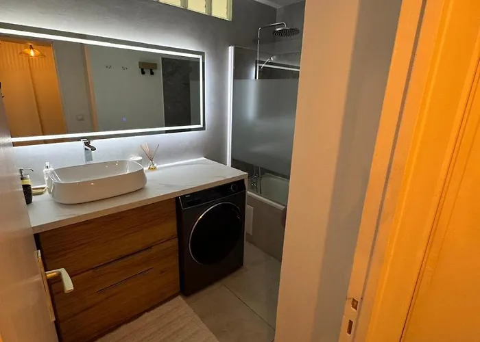 Comfort & Charm - For Up To 6 Guests パリ